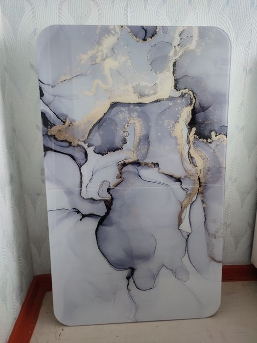 Продам новый стол с фотопечатью.