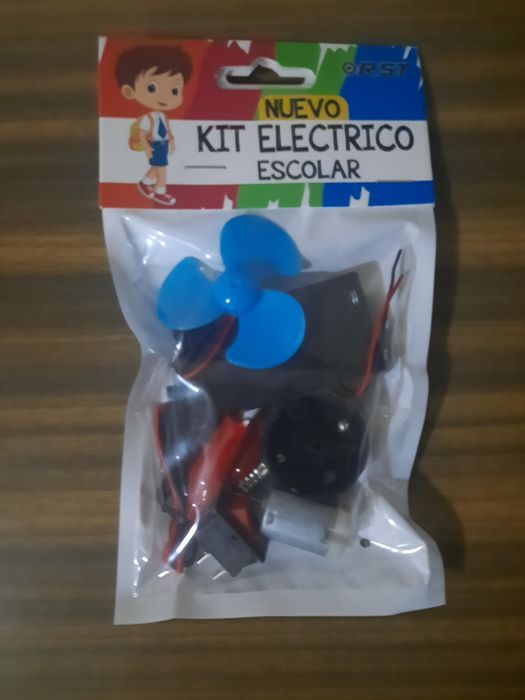 Детский набор электрический собери сам.