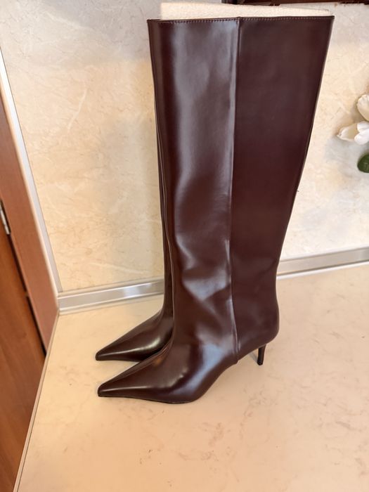 Нови ботуши бордо 40 номер