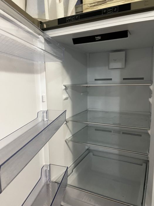 Продавам Хладилник beko