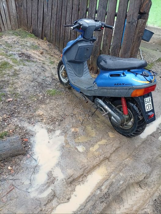 Vând scuter ADLY moto cu acte