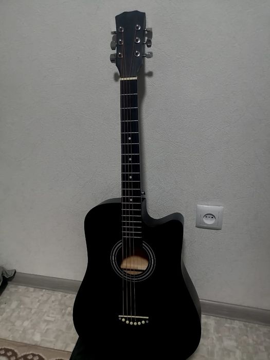 Гитара акустическая