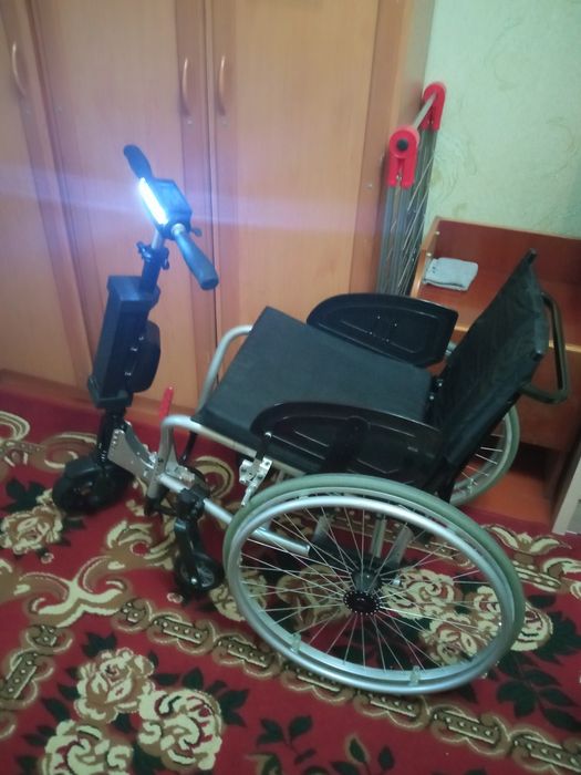 Продам электронную коляску