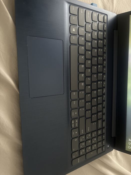 Laptop Lenovo – 8GB RAM, 256GB SSD (Rapid) – Ideal Office/Școală