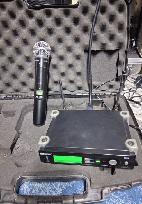 Vând microfon shure