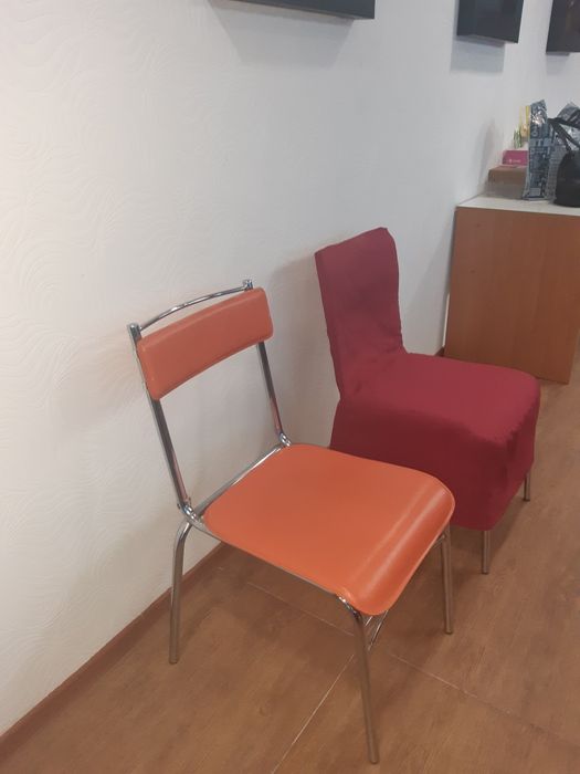 Продам скатерт и чехлы для стульев