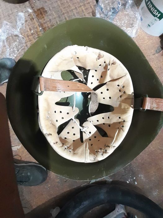 Стара войнишка каска