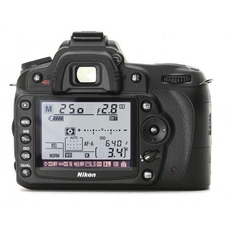 Запазено състояние- Фотоапарат Nikon D90