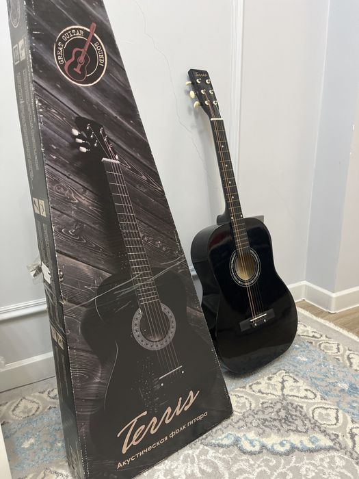 Продам акустическую гитару