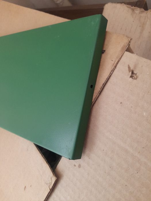 Етажерки от метал от Москва-зелени, черни