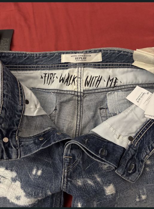 Мъжки дънки Reply