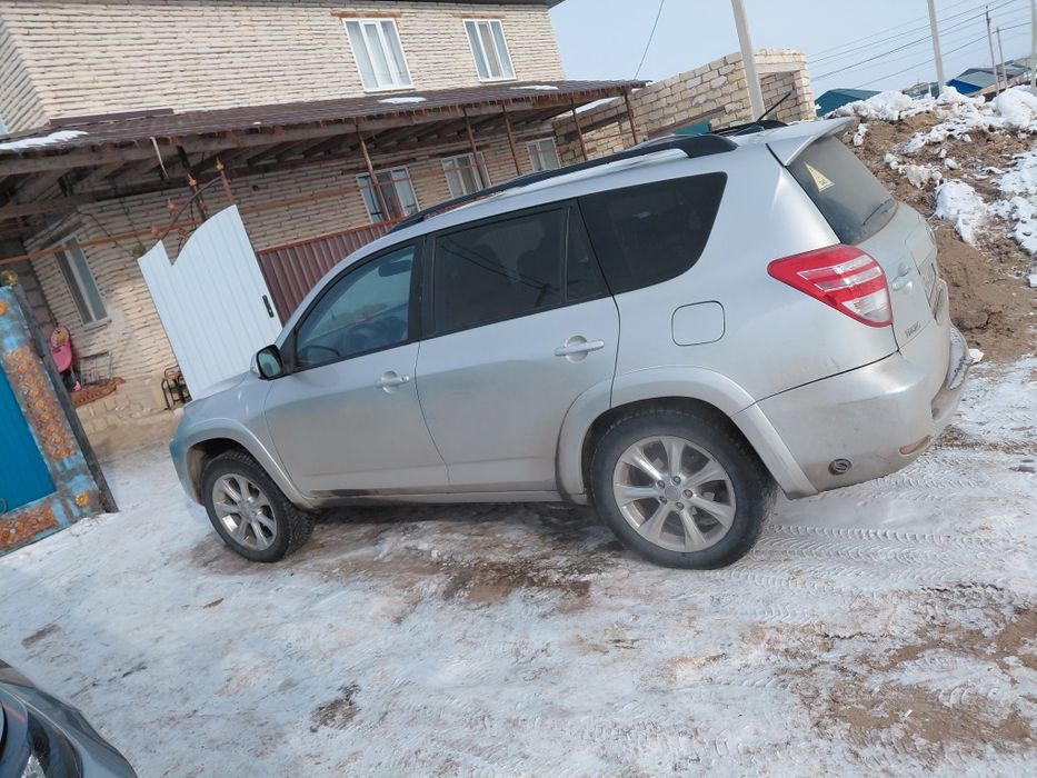 Рав 4 сатам 2010