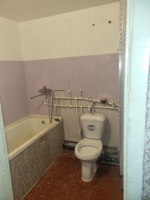 Нотурар жой ижарага берилади 5 мактаб йони