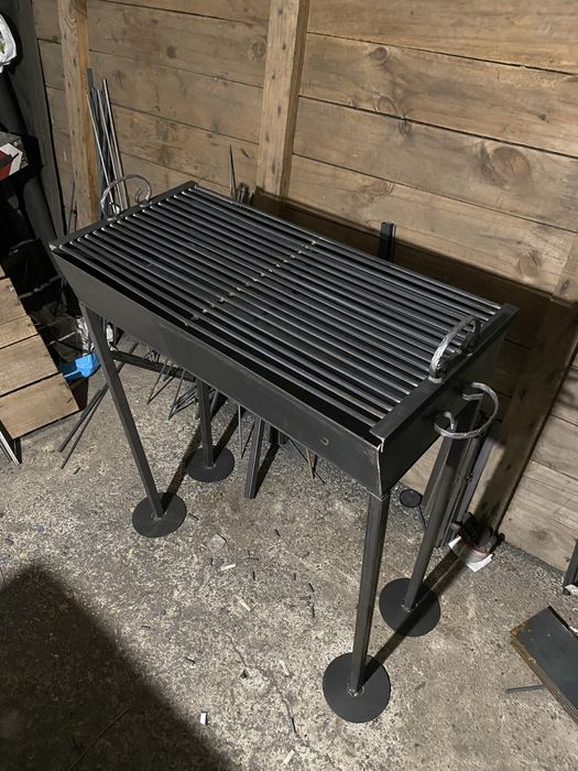 BBQ барбекю на дървени въглища. 80х40х70