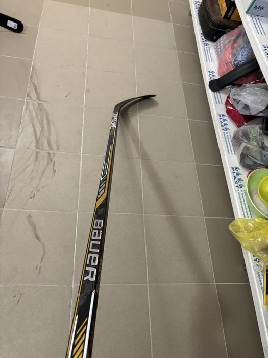 Продам клюшку в отличном состоянии
