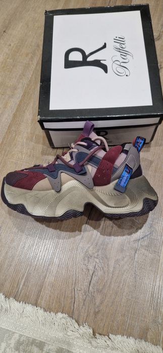 Продам кроссовки б/у