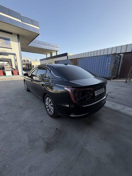 Suxoy arenda HongQi 500lik