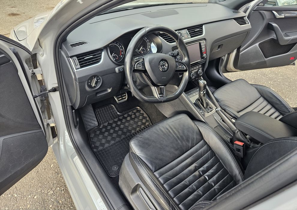 Skoda Octavia VRS 2.0 diesel DSG - Nardo Grey - 2017 - 4x4 - Panoramic - Webasto - Distronic - Canton