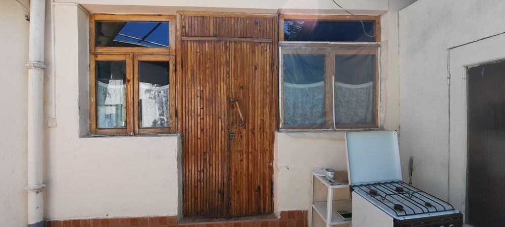 СРОЧНО! Продам двери, окна и половые доски из своего дома