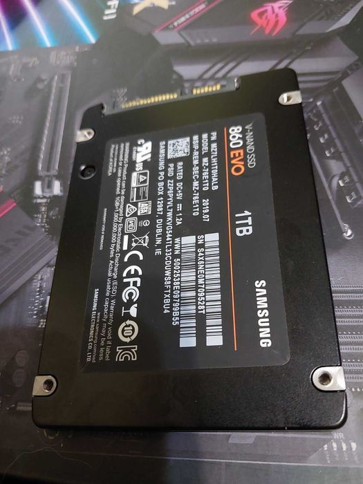 1TB SSD - SanDisk Ultra II , Samsung 860 Evo
