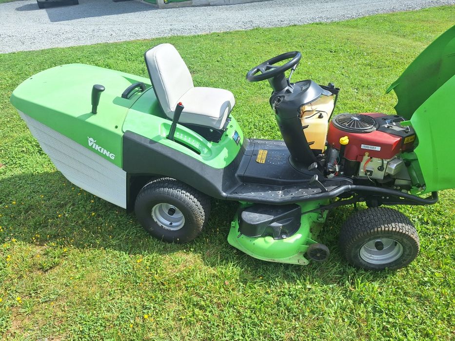 Tractoras iarbă gazon Viking