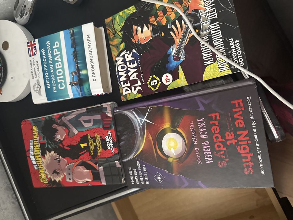 Продаю книги 4 книг