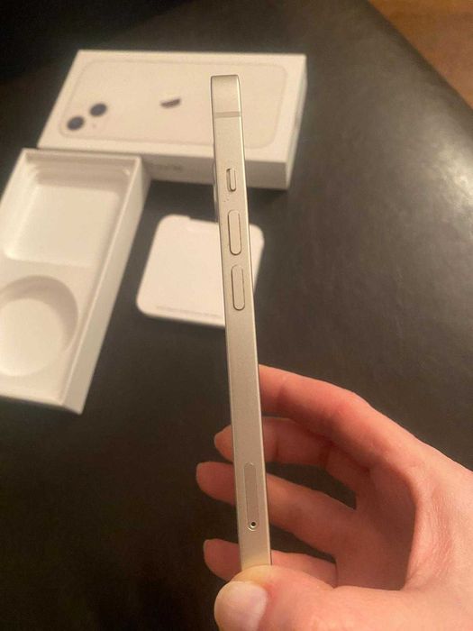 Vand Iphone 13 folosit