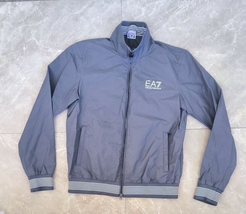EA7 Emporio Armani  XL яке