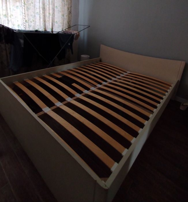 Кровать двуспальная