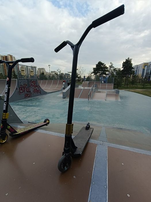 Продам трюковой самокат скут кастом