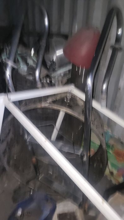 Поручень в бассейн