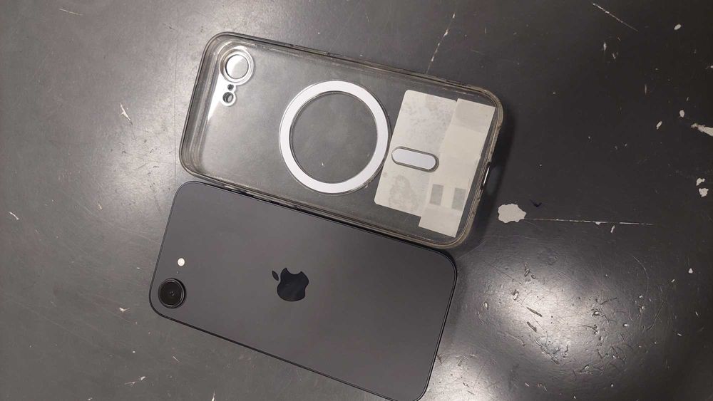 Iphone 16E 100% Батерия Като Нов