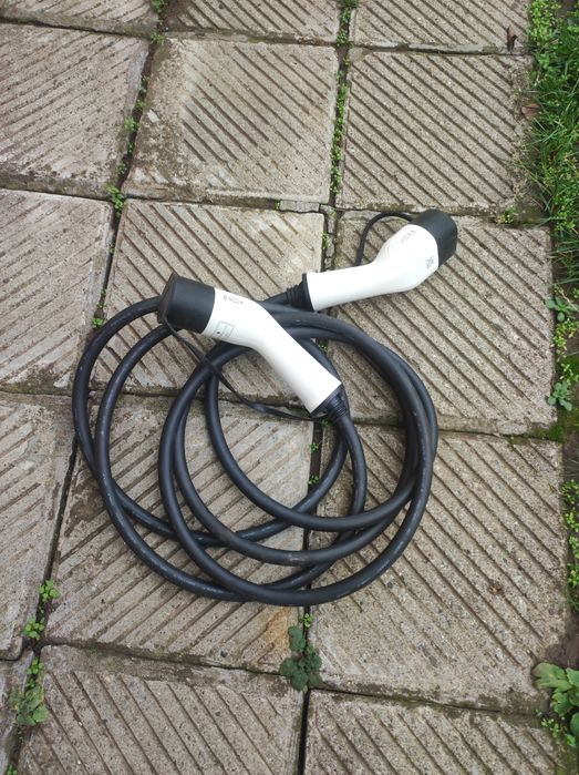 Кабел за електрически автомобил