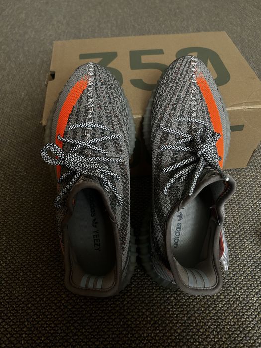YEEZY 350V2 BELUGA marimi disponibile 42,43