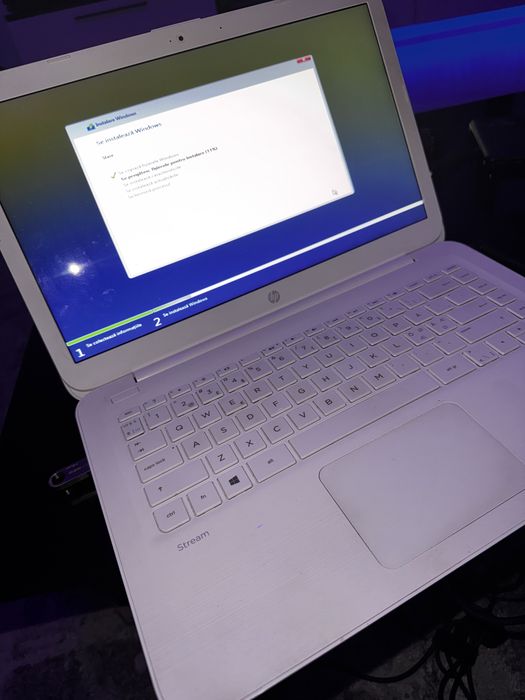 HP Stream 14 – Laptop ușor și portabil