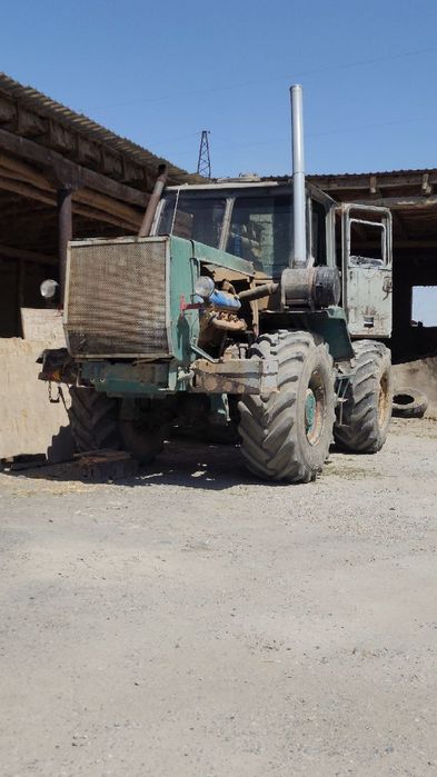 T 150 traktor  dokument  bor