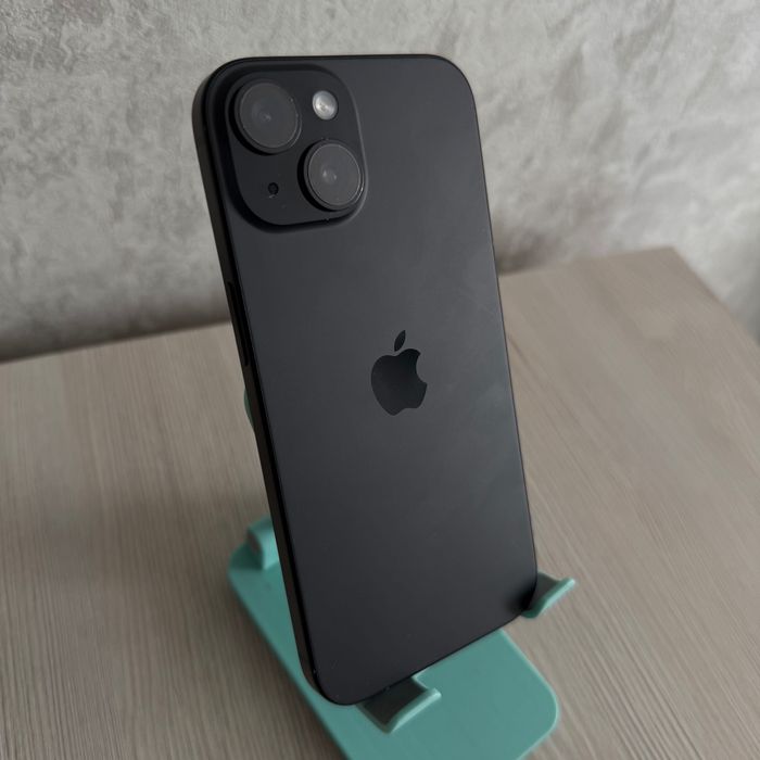 iPhone 15 черный