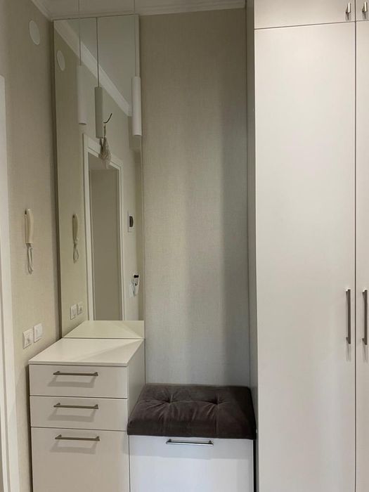 Продам прихожую.