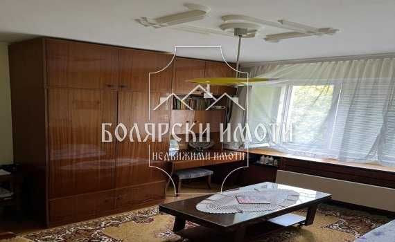 Продава се Тристаен апартамент в Велико Търново, Център - 115 кв.м за 1054 €/кв.м - Снимка #1