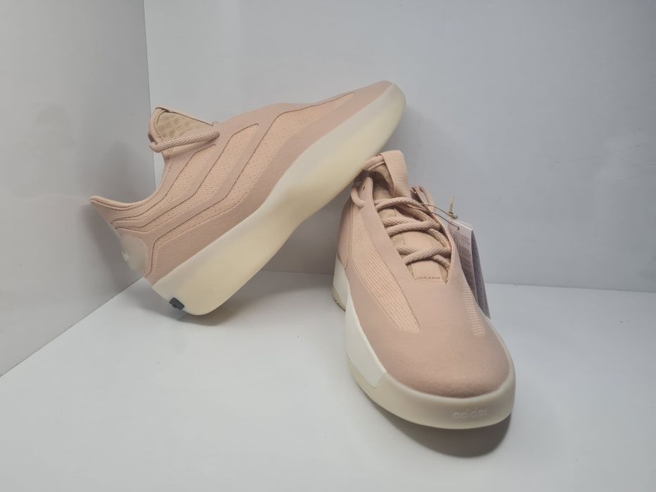 Маратонки Adidas X Fear of God

Чисто нови с кутия.

Размер 42 2/3 стелка 27 см.
Размер 43 1/3 стелка 27.5 см.

Цена 95 евро.