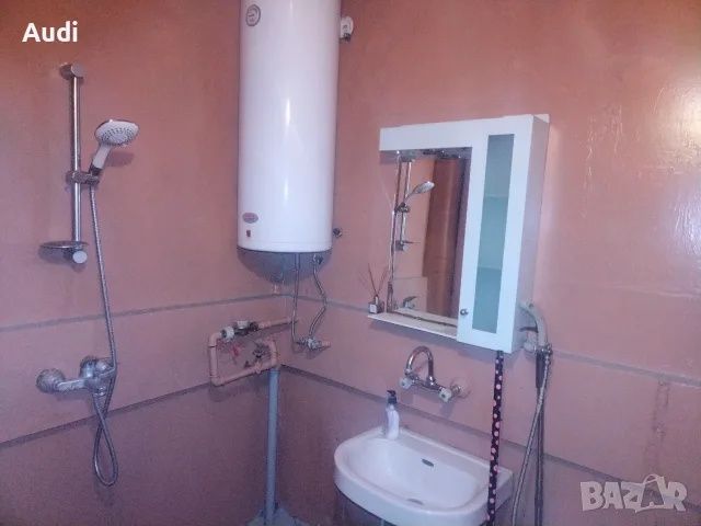 Собственик дава под наем обзаведена гарсионера кв. Владиславово бл. 33 ет. 9 последен етаж БЕЗ АСАНСЬОР