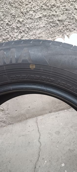 Yokohama 225/65/r17