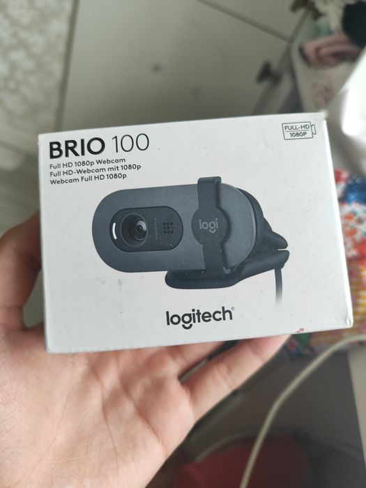 Вебка Logitech Brio 100 Full HD 1080p