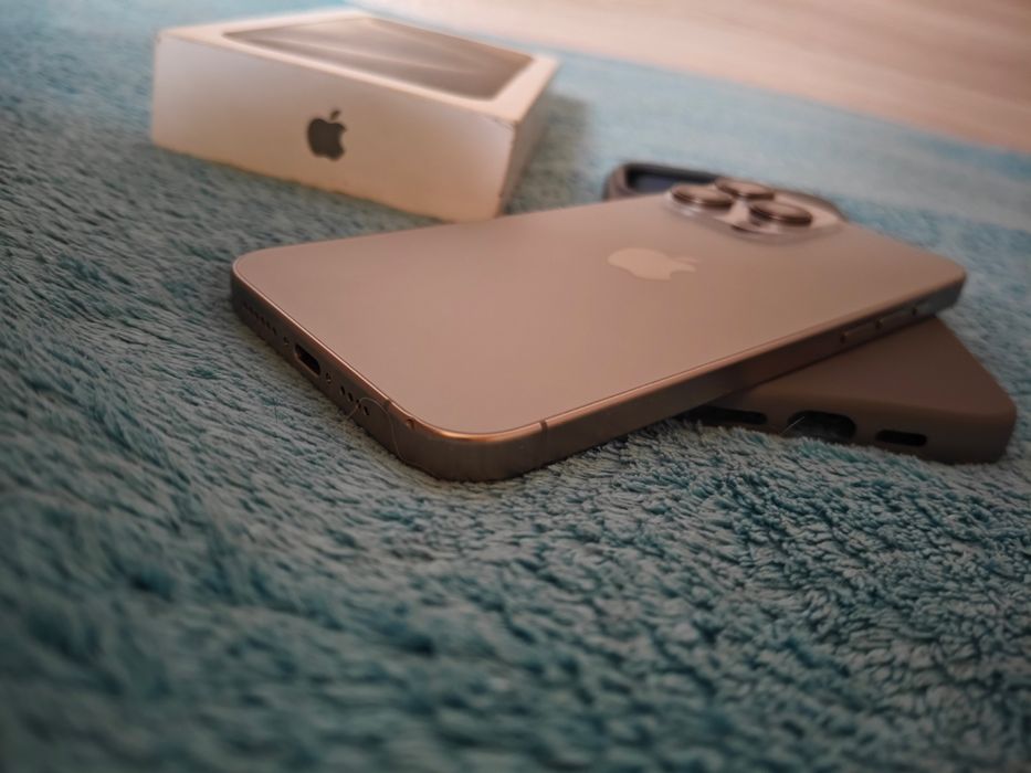 iPhone 15 pro Max 256gb AKB 80%