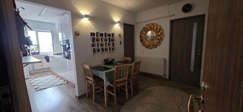 Apartament de vanzare  decomandat cf 1 Lebada 5 colturi