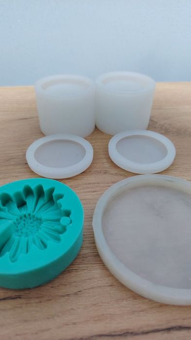 Продам формы для свечей и гипса