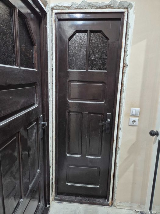 Usa de interior din lemn