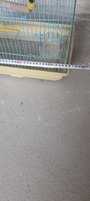 Клетка за птици оборудвана