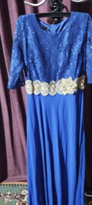 Нарядные платья вечерние