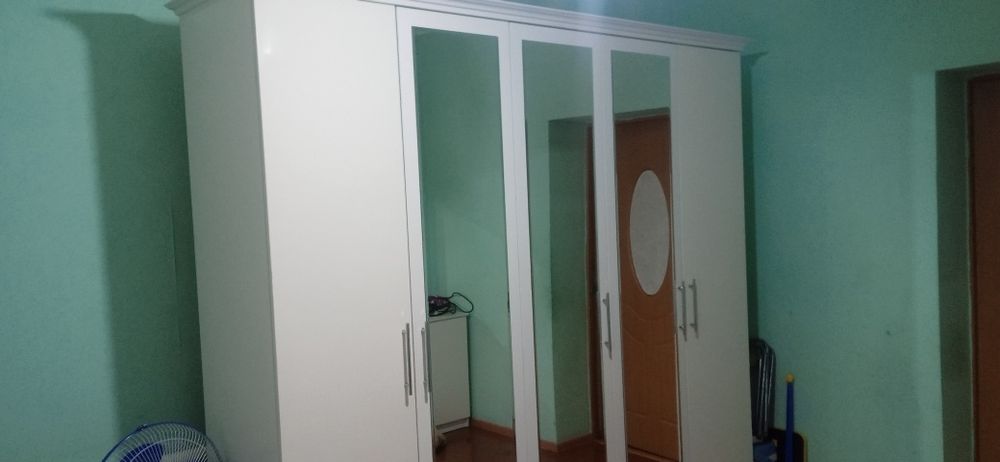 Спальный мебель в хорошем состоянии